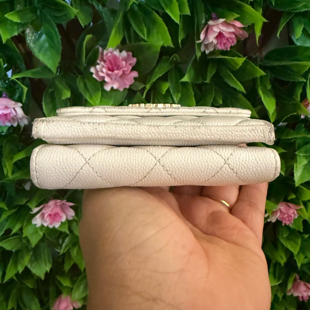 Chanel white CC Quilted Caviar Bijou Crystal trifold Wallet - Picture 6 of 14